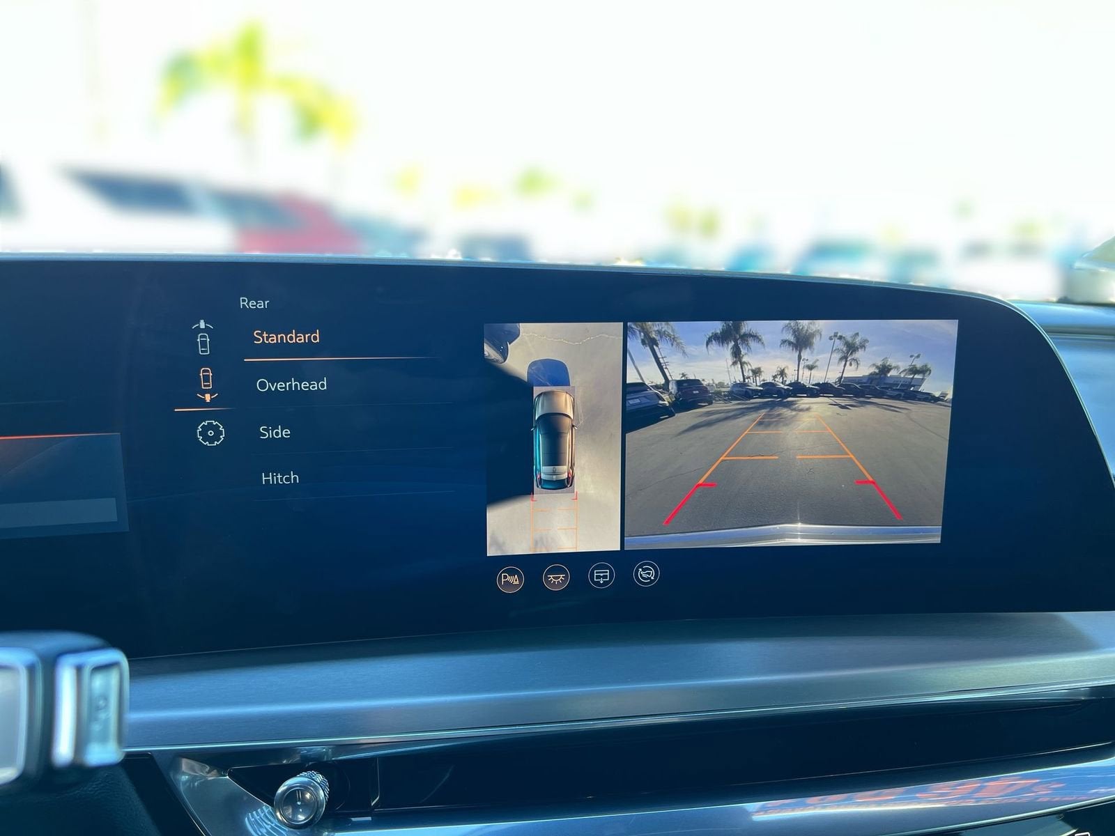 2024 Cadillac LYRIQ Luxury 2