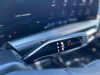 2024 Cadillac LYRIQ Luxury 2