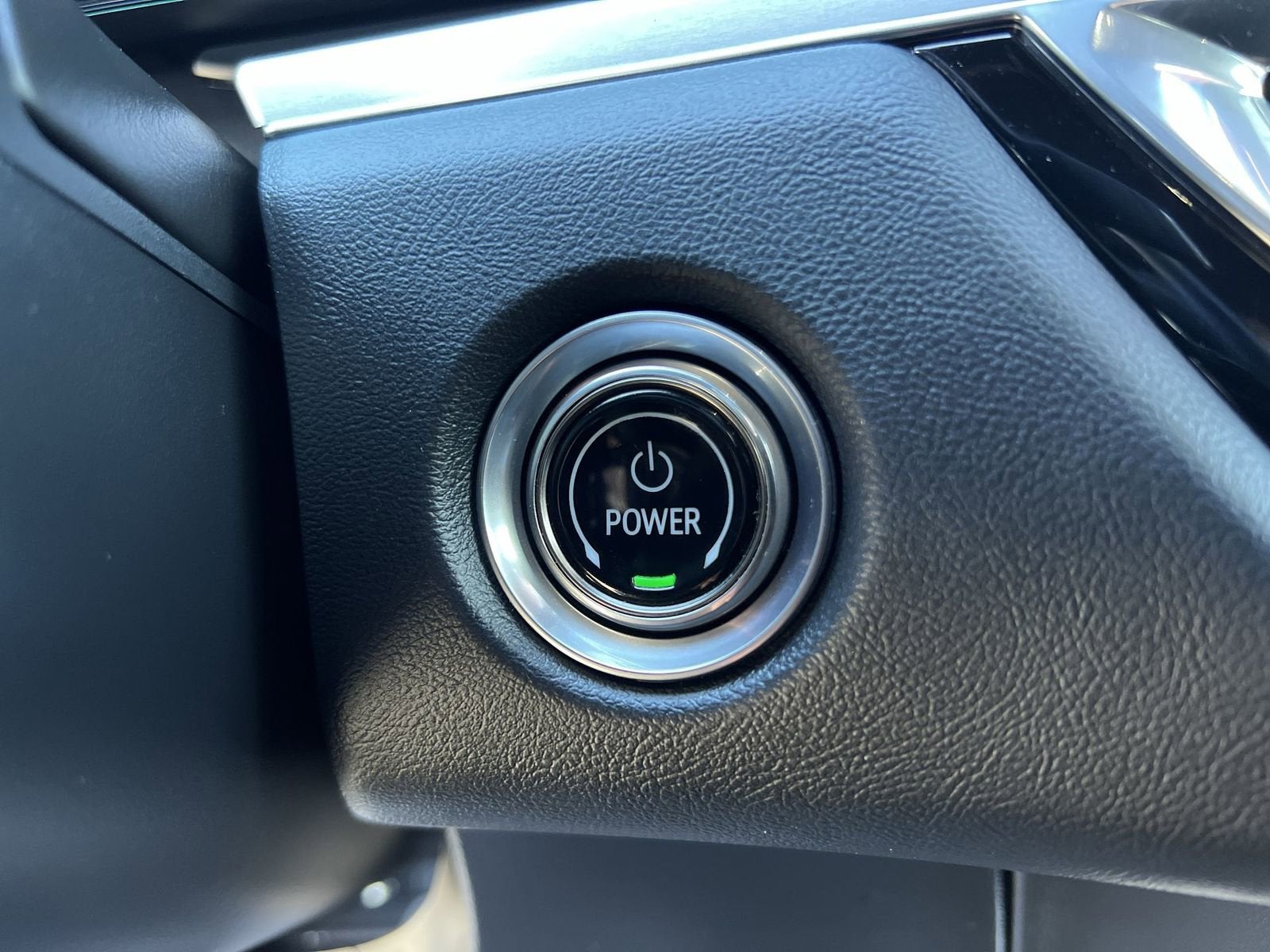 2024 Cadillac LYRIQ Luxury 2