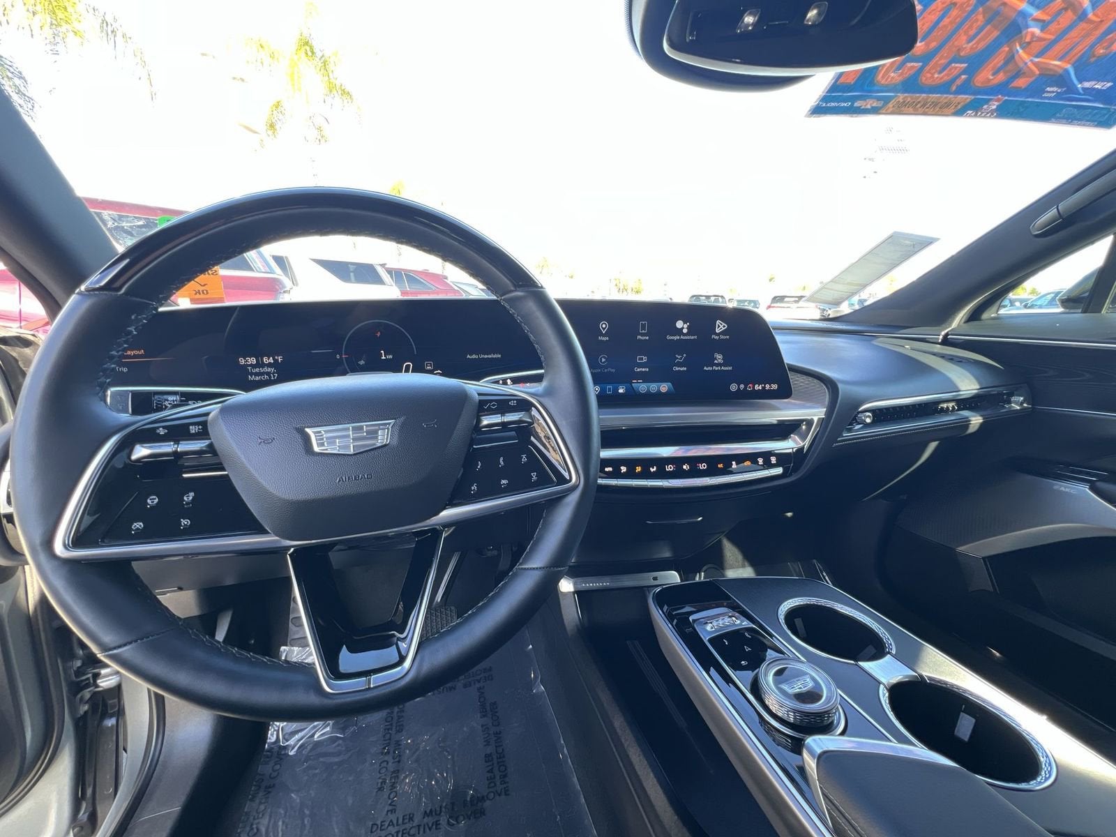 2024 Cadillac LYRIQ Luxury 2