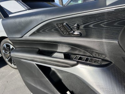 2024 Cadillac LYRIQ Luxury 2