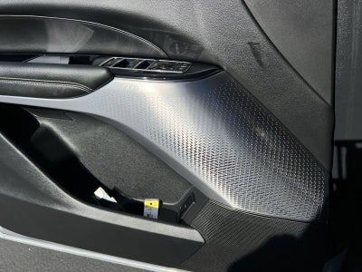 2024 Cadillac LYRIQ Luxury 2