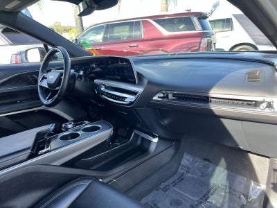 2024 Cadillac LYRIQ Luxury 2