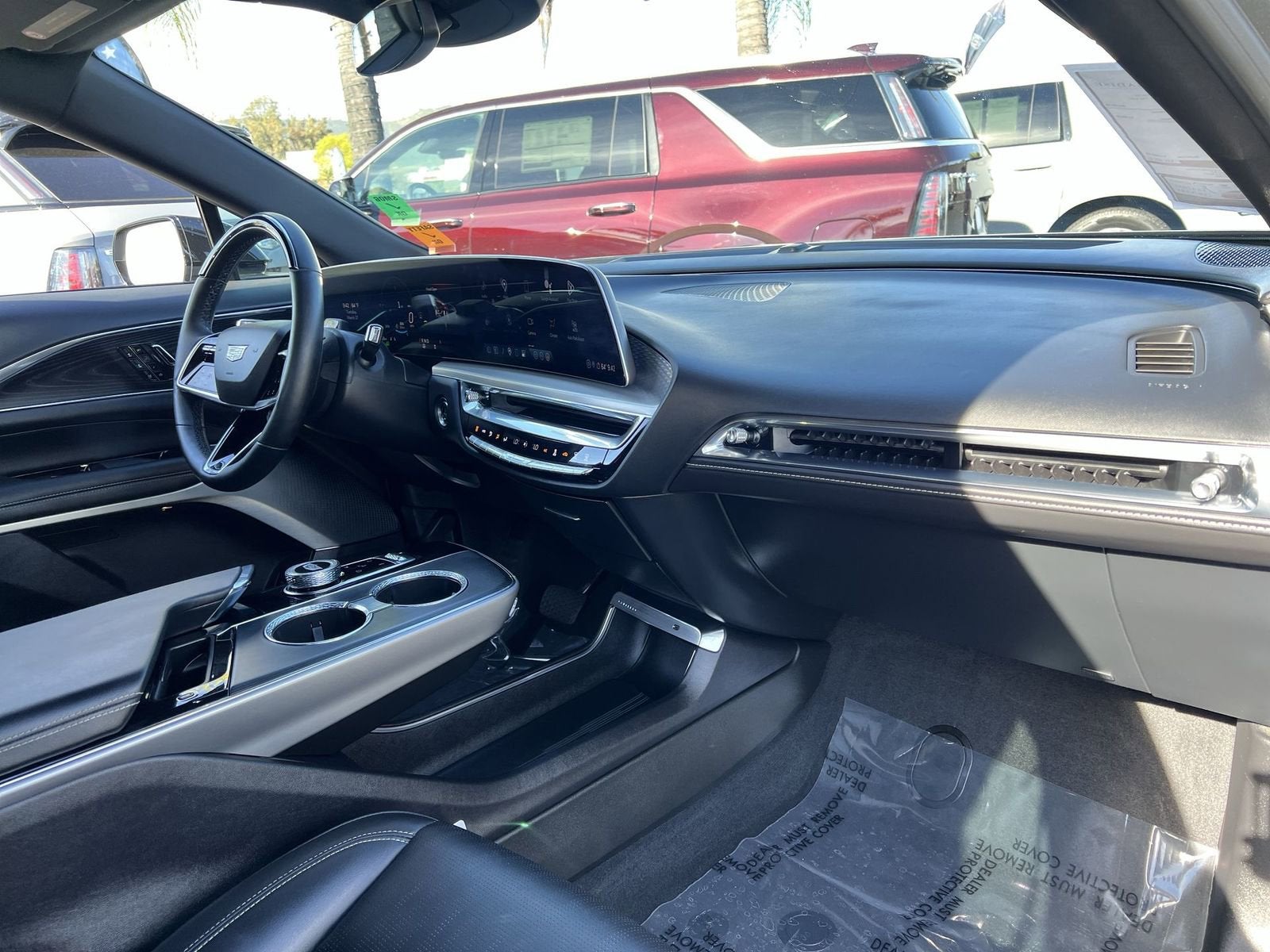 2024 Cadillac LYRIQ Luxury 2