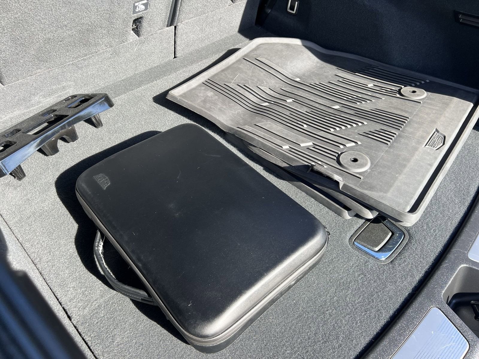 2024 Cadillac LYRIQ Luxury 2