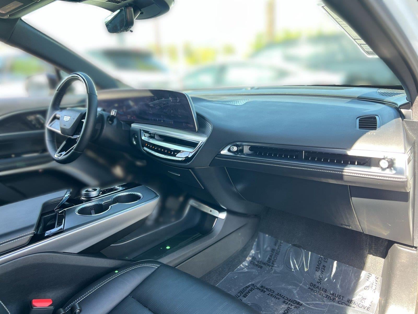 2025 Cadillac LYRIQ Sport 3