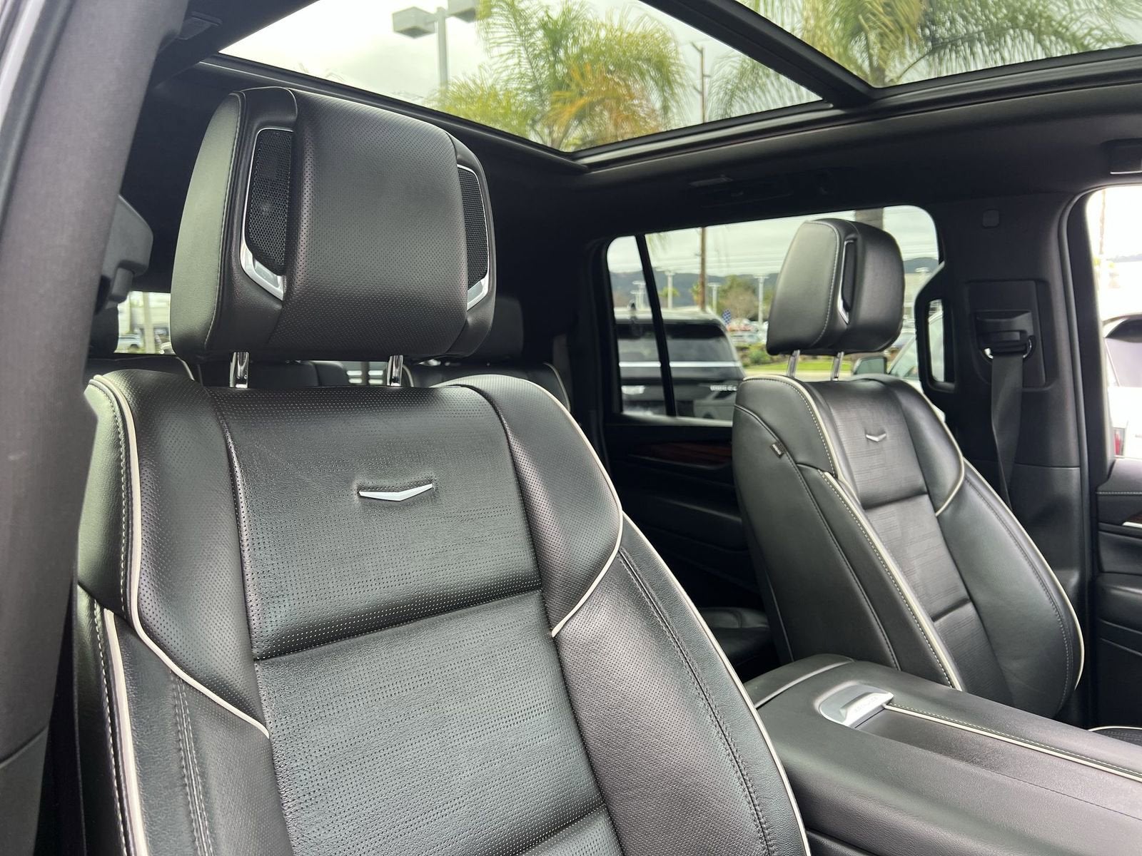 2022 Cadillac Escalade ESV Premium Luxury