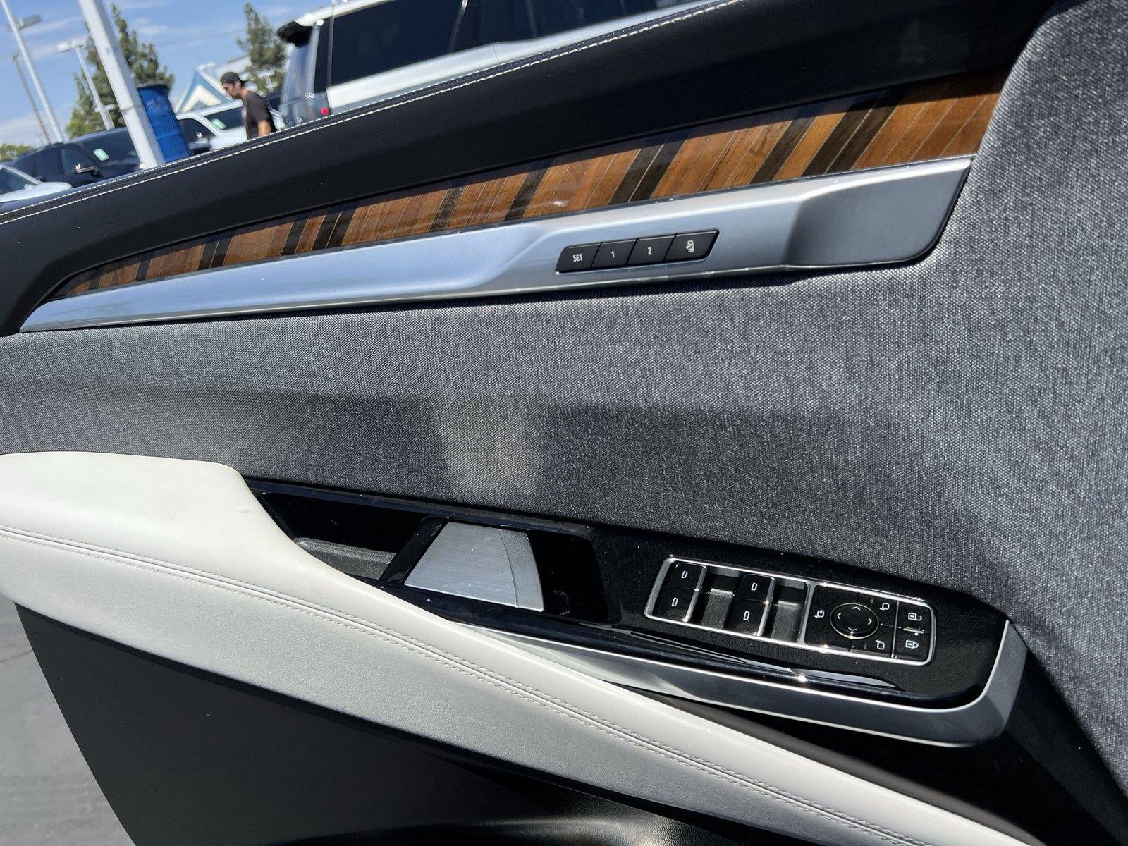 2025 Cadillac Escalade Premium Luxury Platinum
