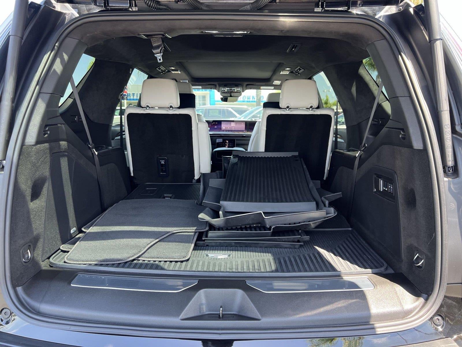 2025 Cadillac Escalade Premium Luxury Platinum
