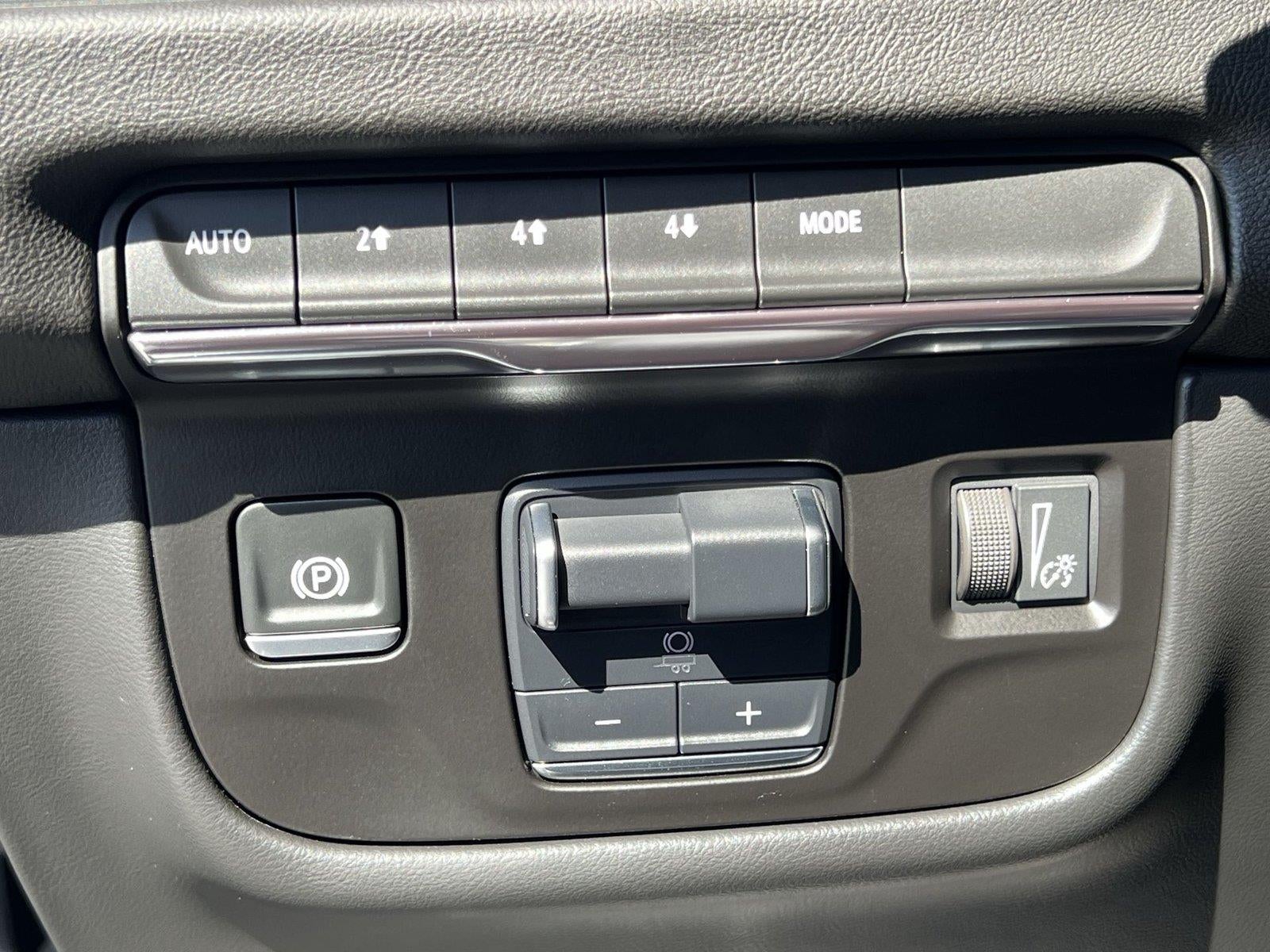 2025 Cadillac Escalade ESV Sport