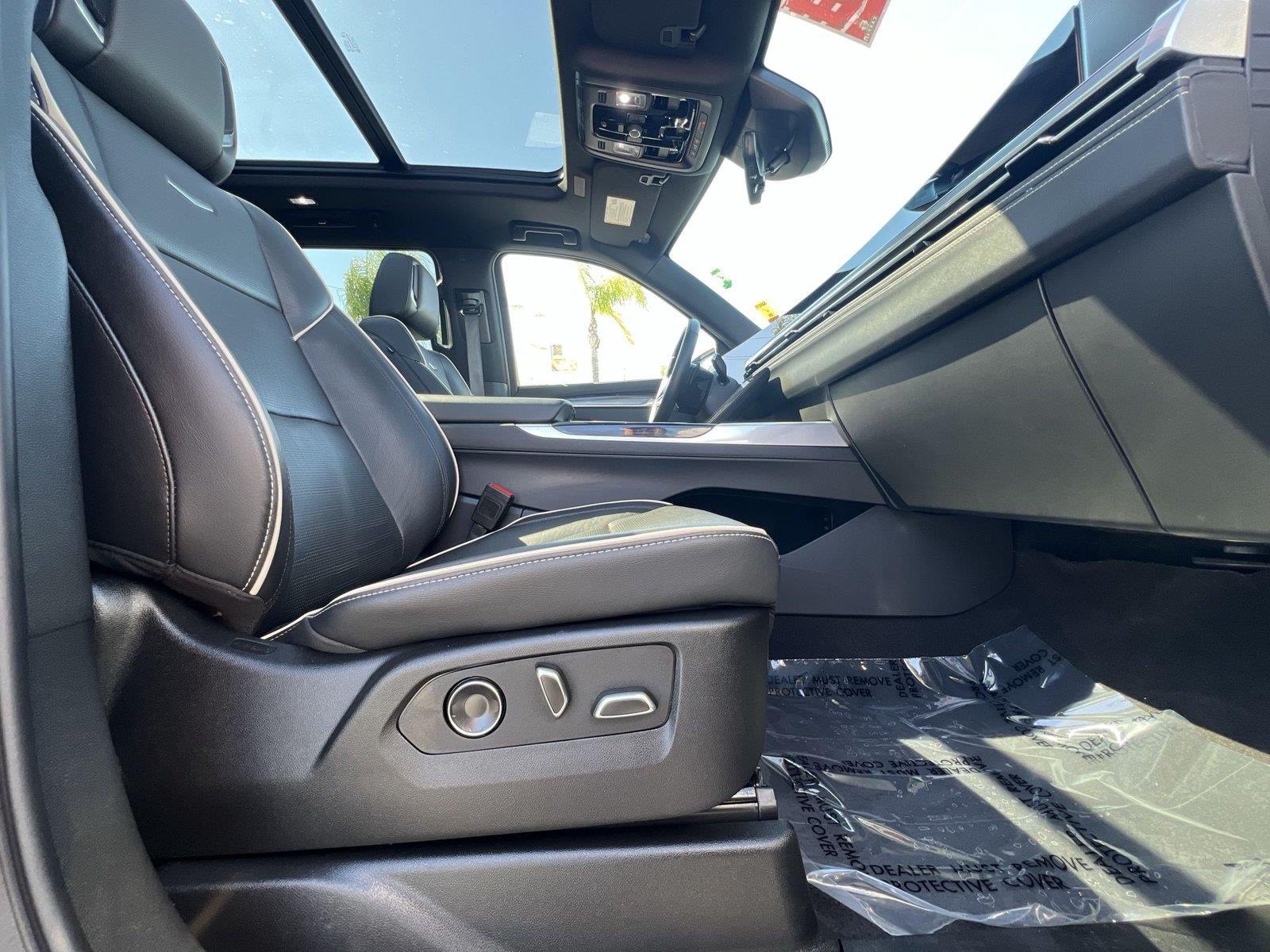2025 Cadillac Escalade ESV Sport