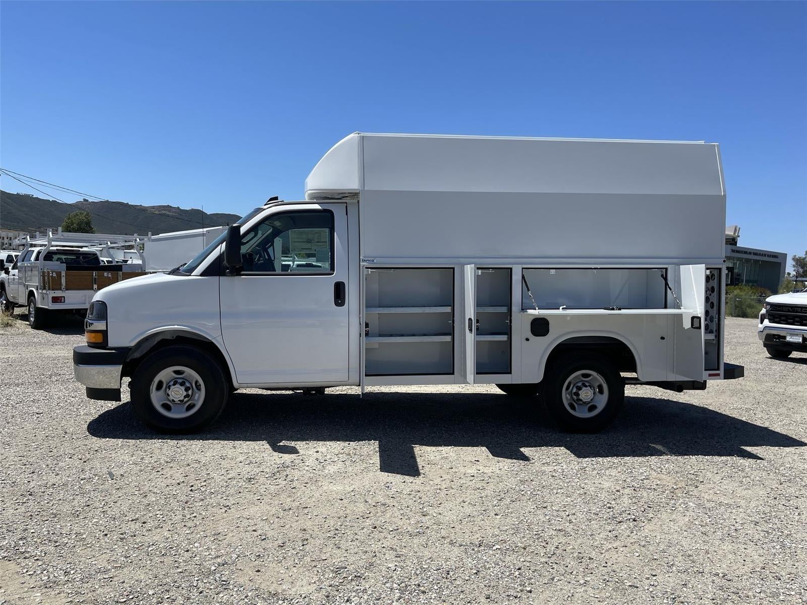 2026 Chevrolet Express Cutaway 3500 1WT
