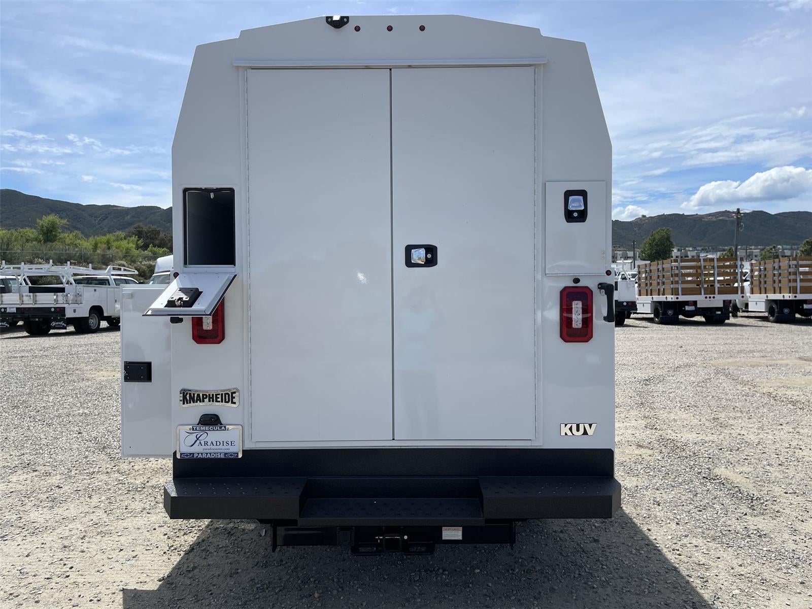 2026 Chevrolet Express Cutaway 3500 1WT