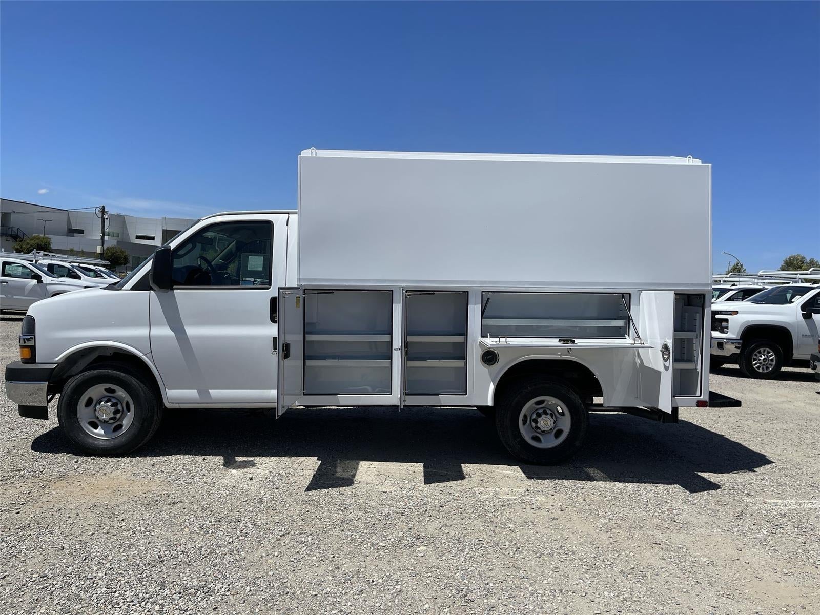 2026 Chevrolet Express Cutaway 3500 1WT