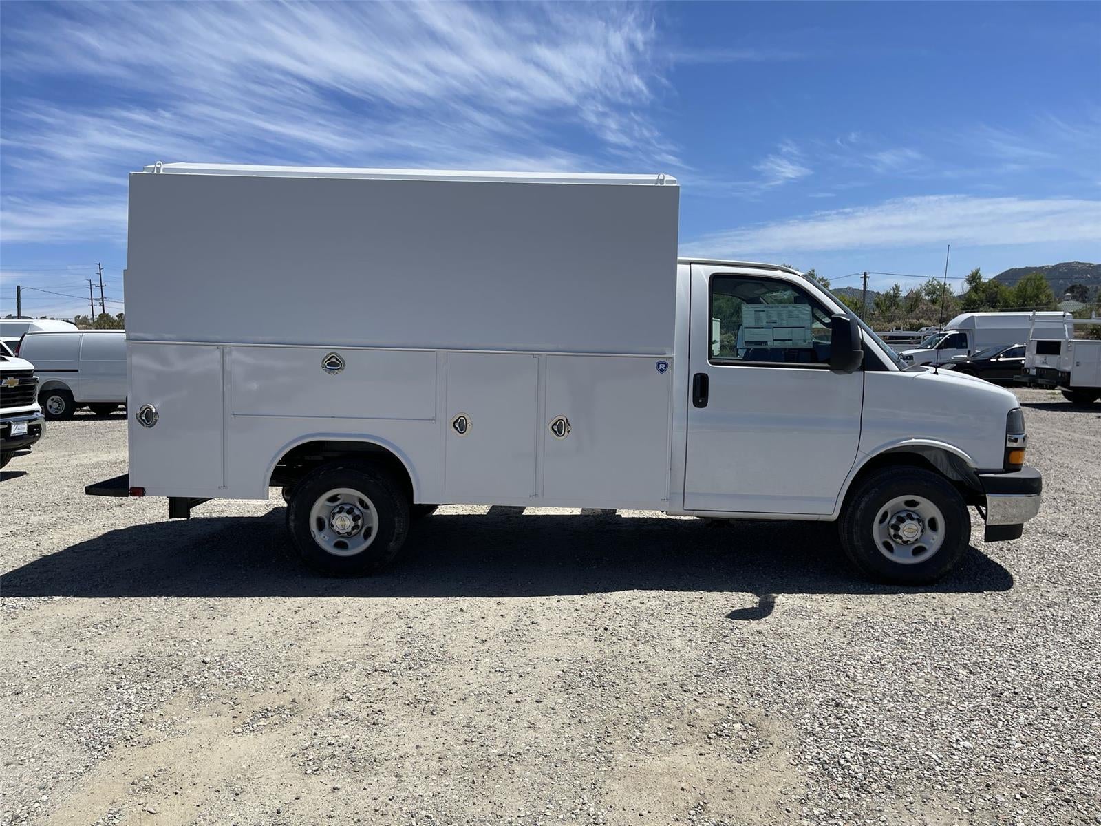 2026 Chevrolet Express Cutaway 3500 1WT