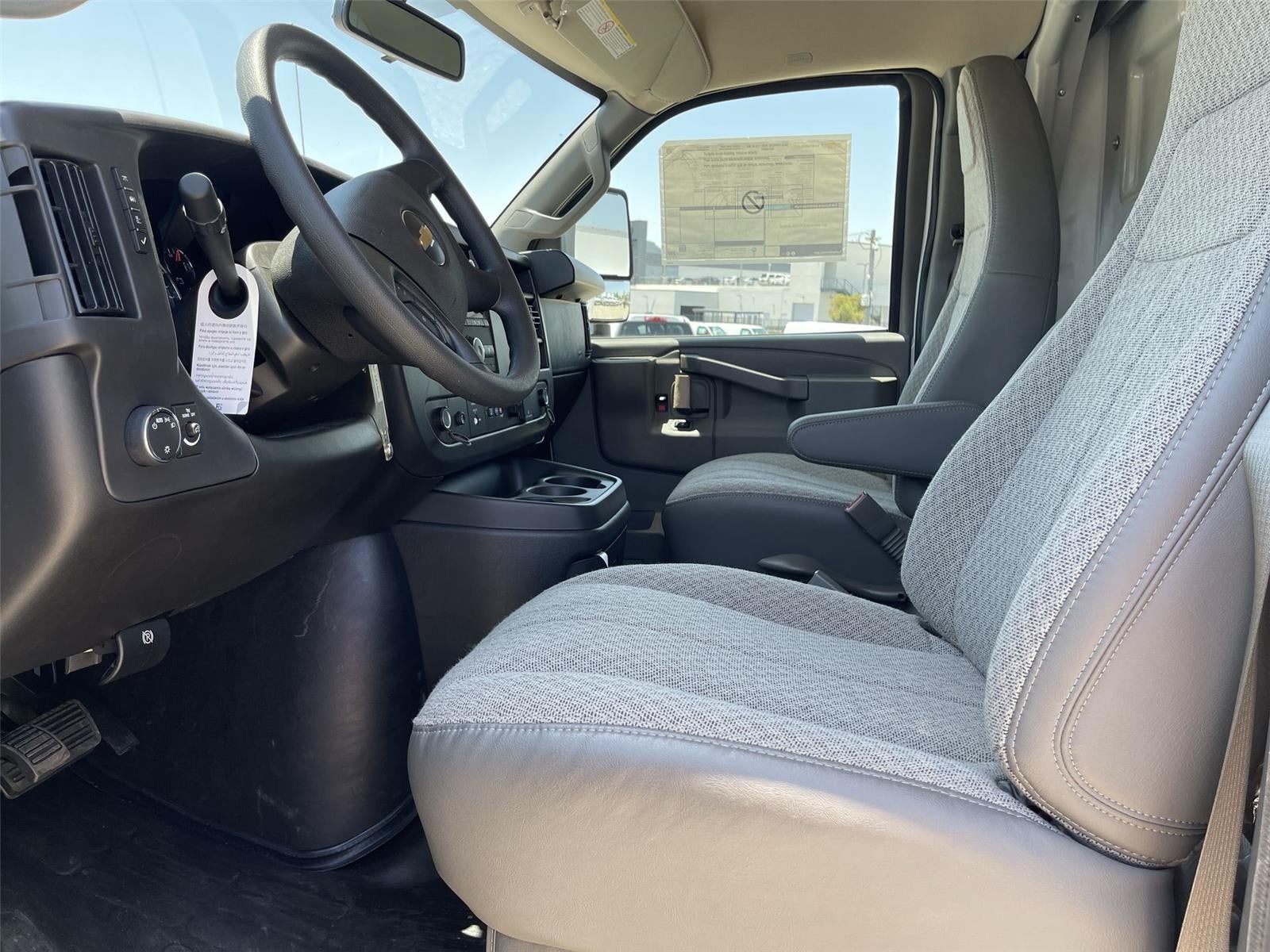 2026 Chevrolet Express Cutaway 3500 1WT