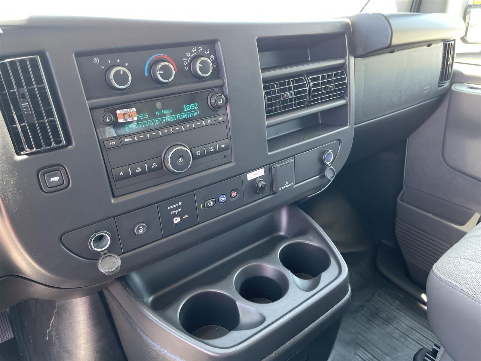 2026 Chevrolet Express Cutaway 3500 1WT