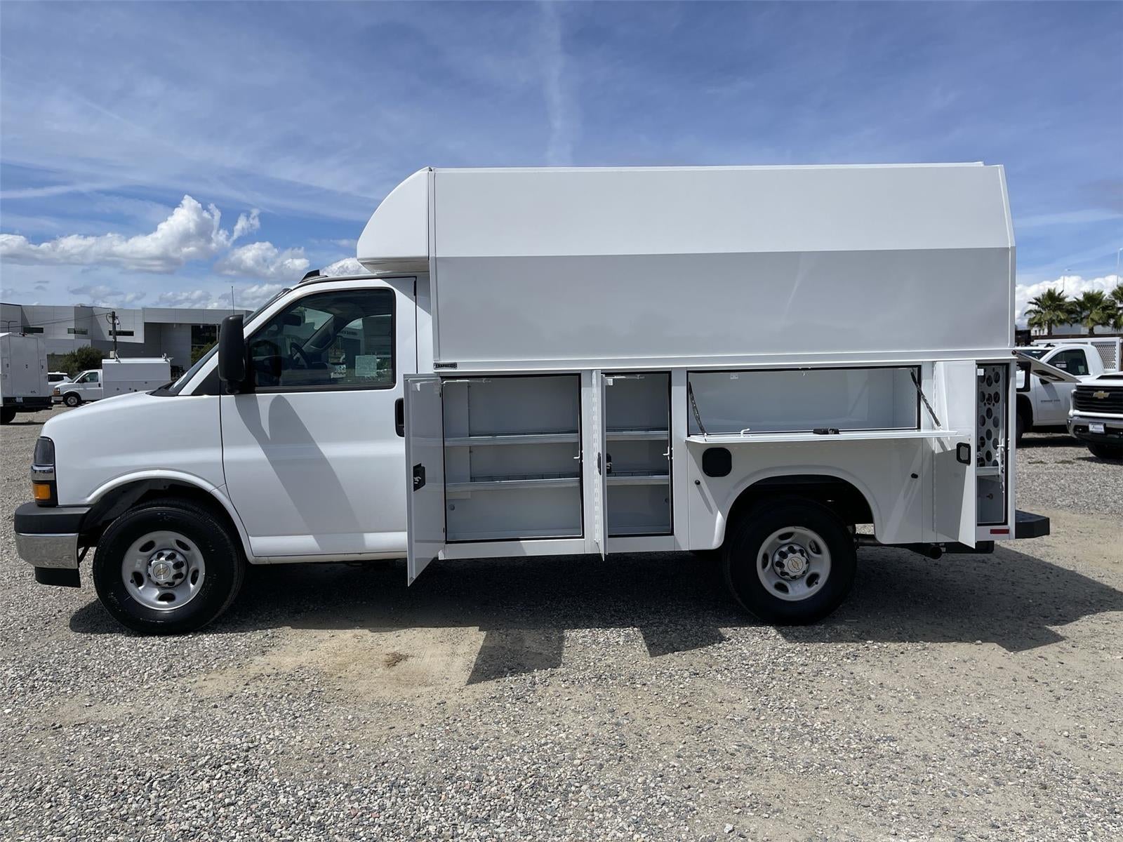 2026 Chevrolet Express Cutaway 3500 1WT