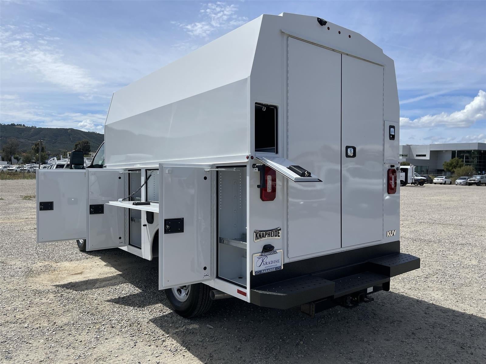 2026 Chevrolet Express Cutaway 3500 1WT
