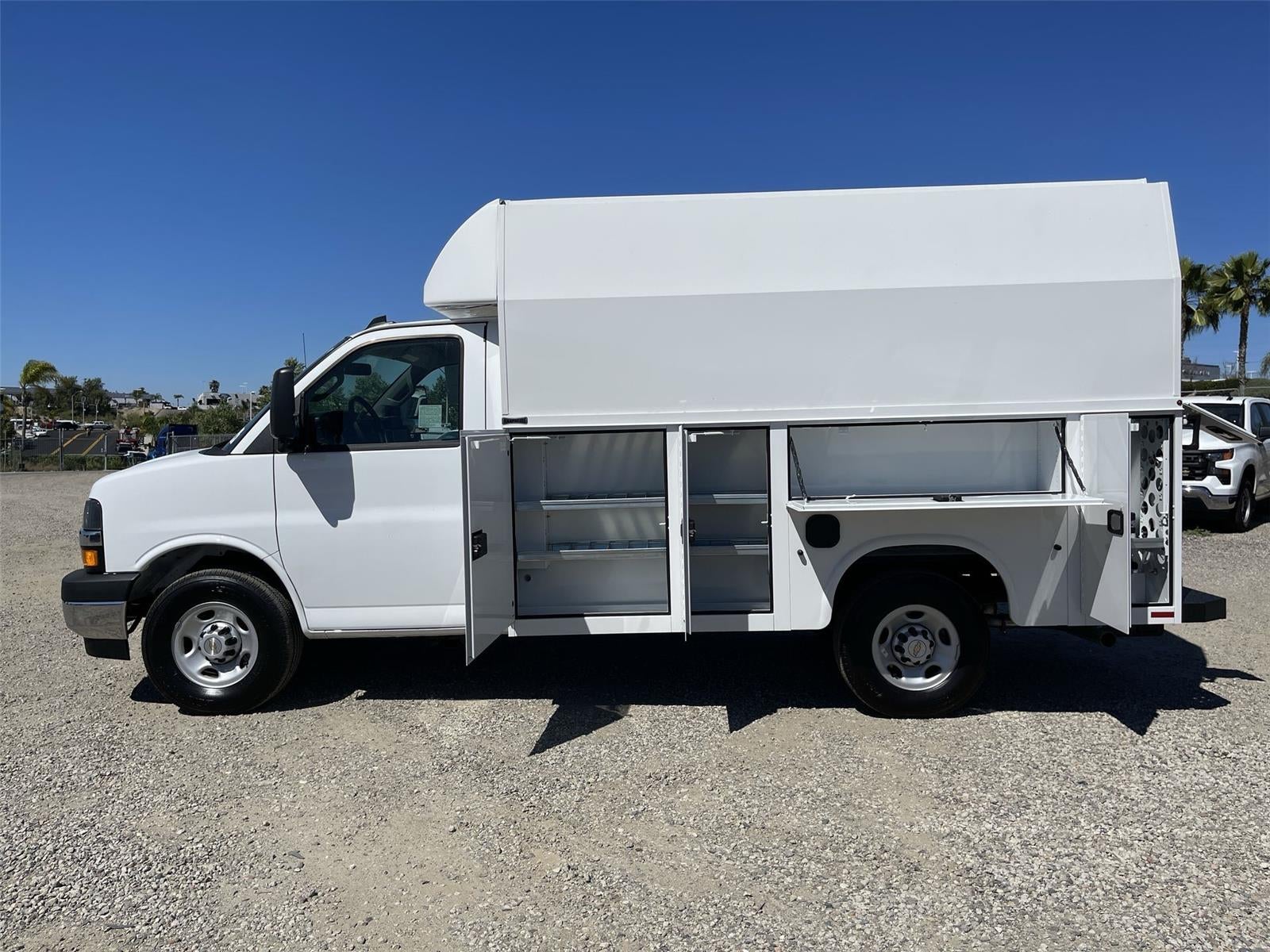 2026 Chevrolet Express Cutaway 3500 1WT