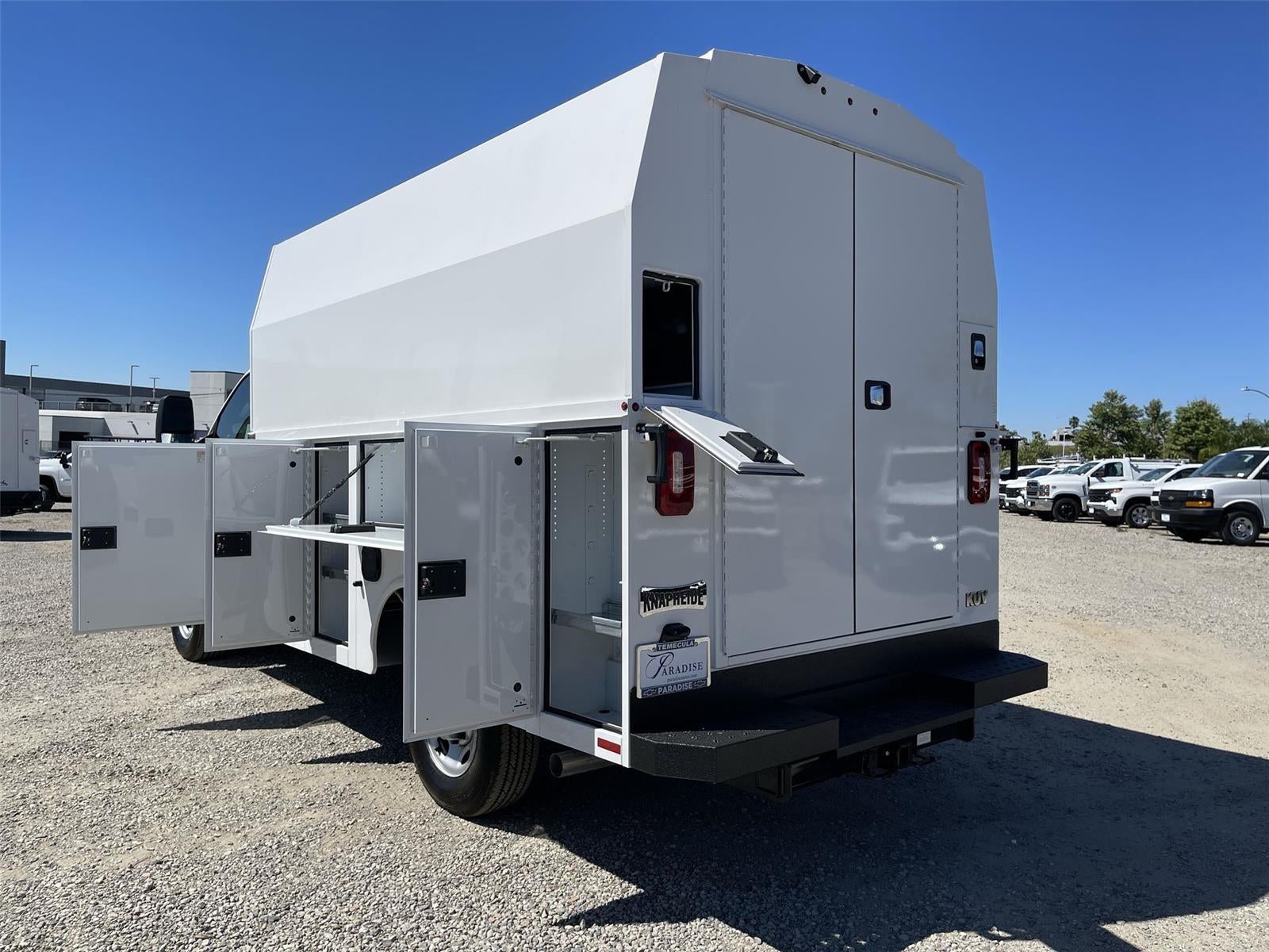 2026 Chevrolet Express Cutaway 3500 1WT