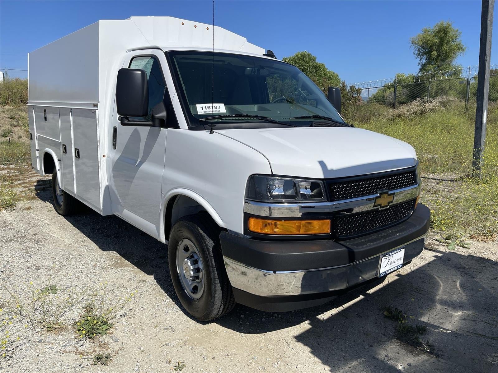 2026 Chevrolet Express Cutaway 3500 1WT