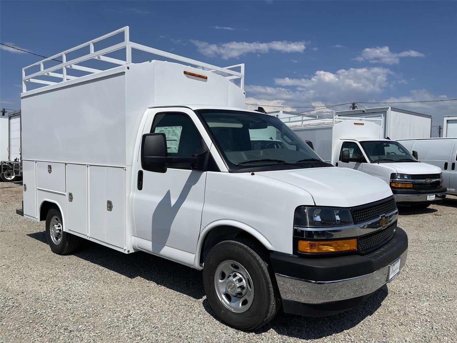 2025 Chevrolet Express Cutaway 3500 1WT