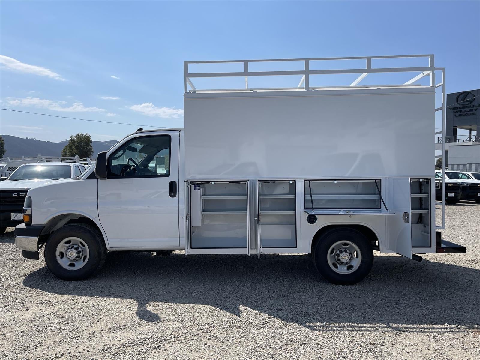 2025 Chevrolet Express Cutaway 3500 1WT
