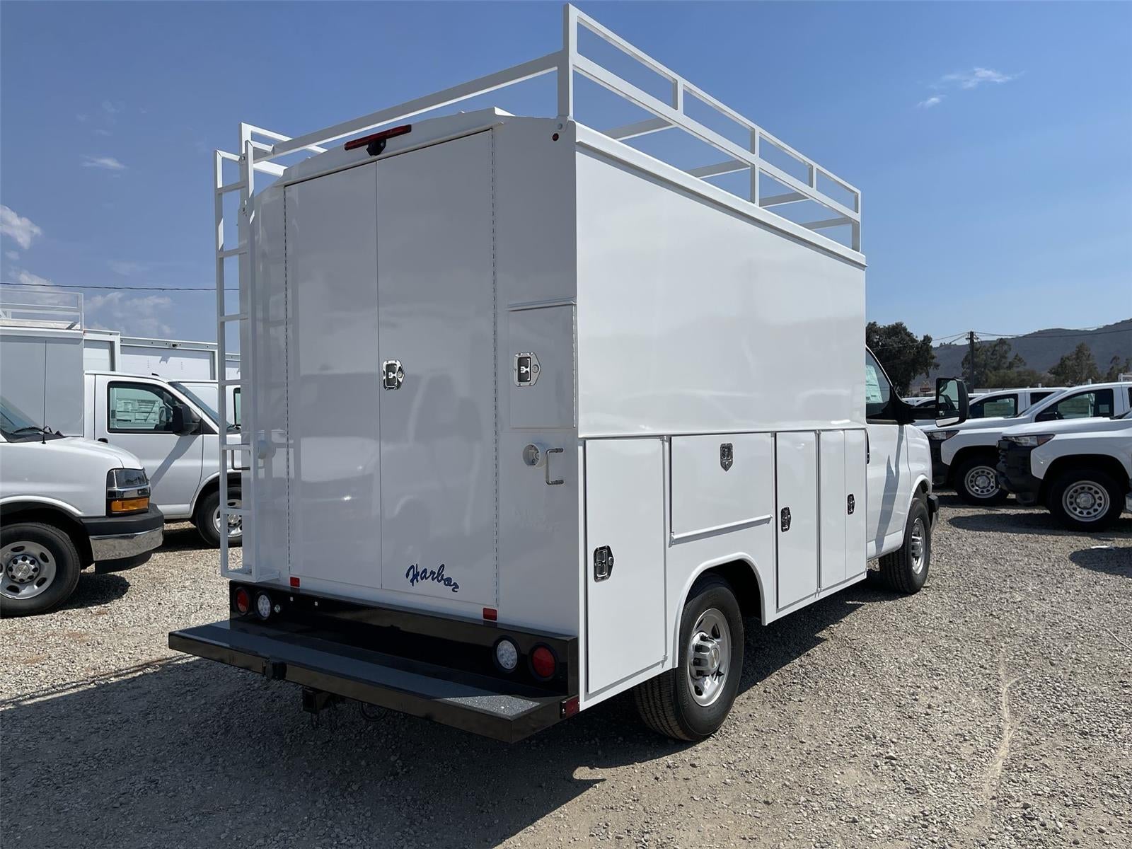 2025 Chevrolet Express Cutaway 3500 1WT