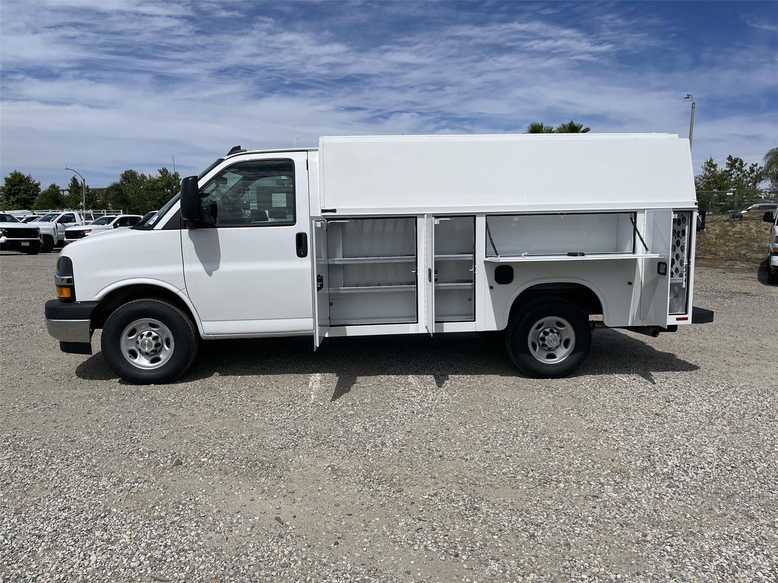2026 Chevrolet Express Cutaway 3500 1WT