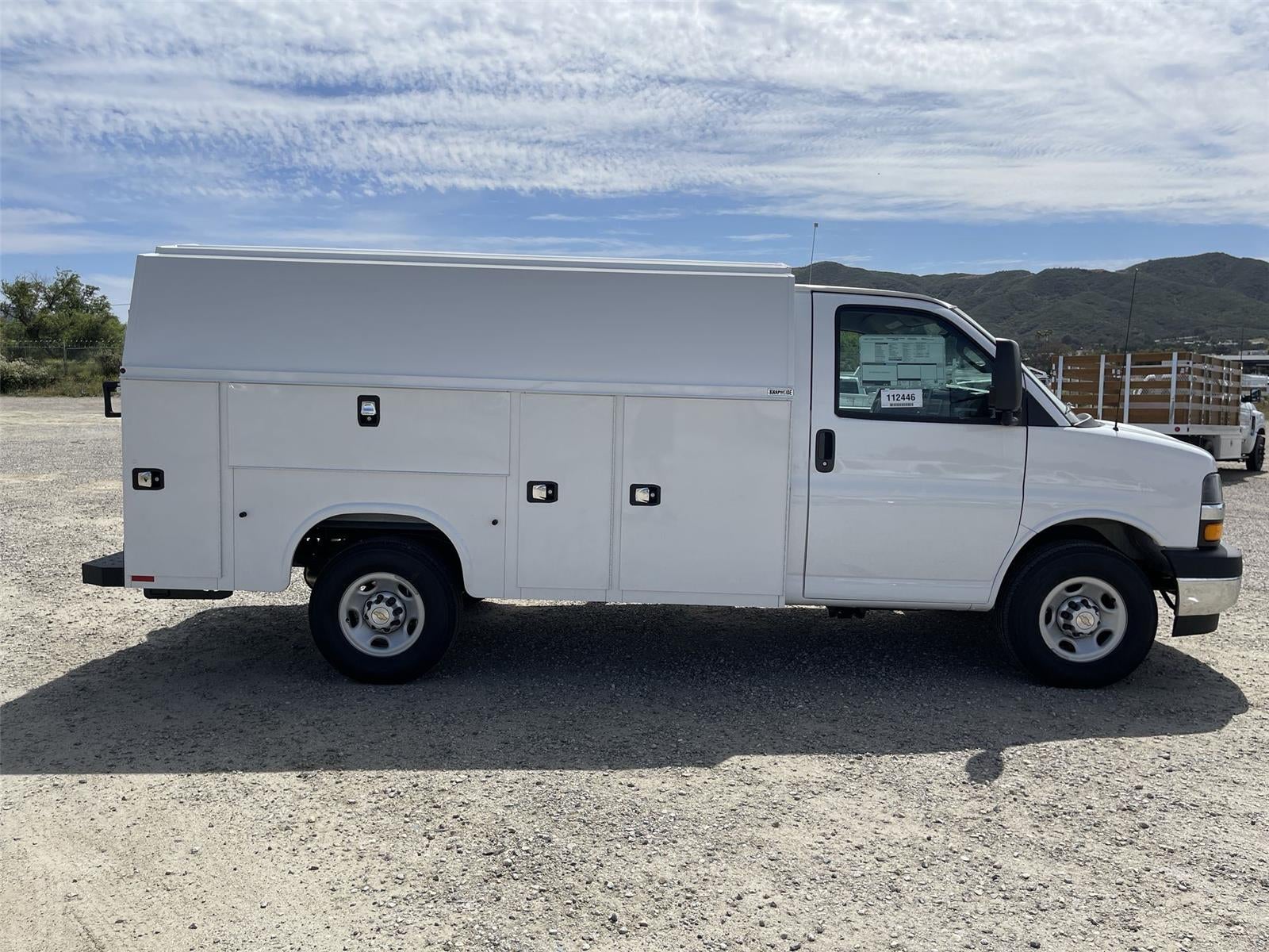 2026 Chevrolet Express Cutaway 3500 1WT