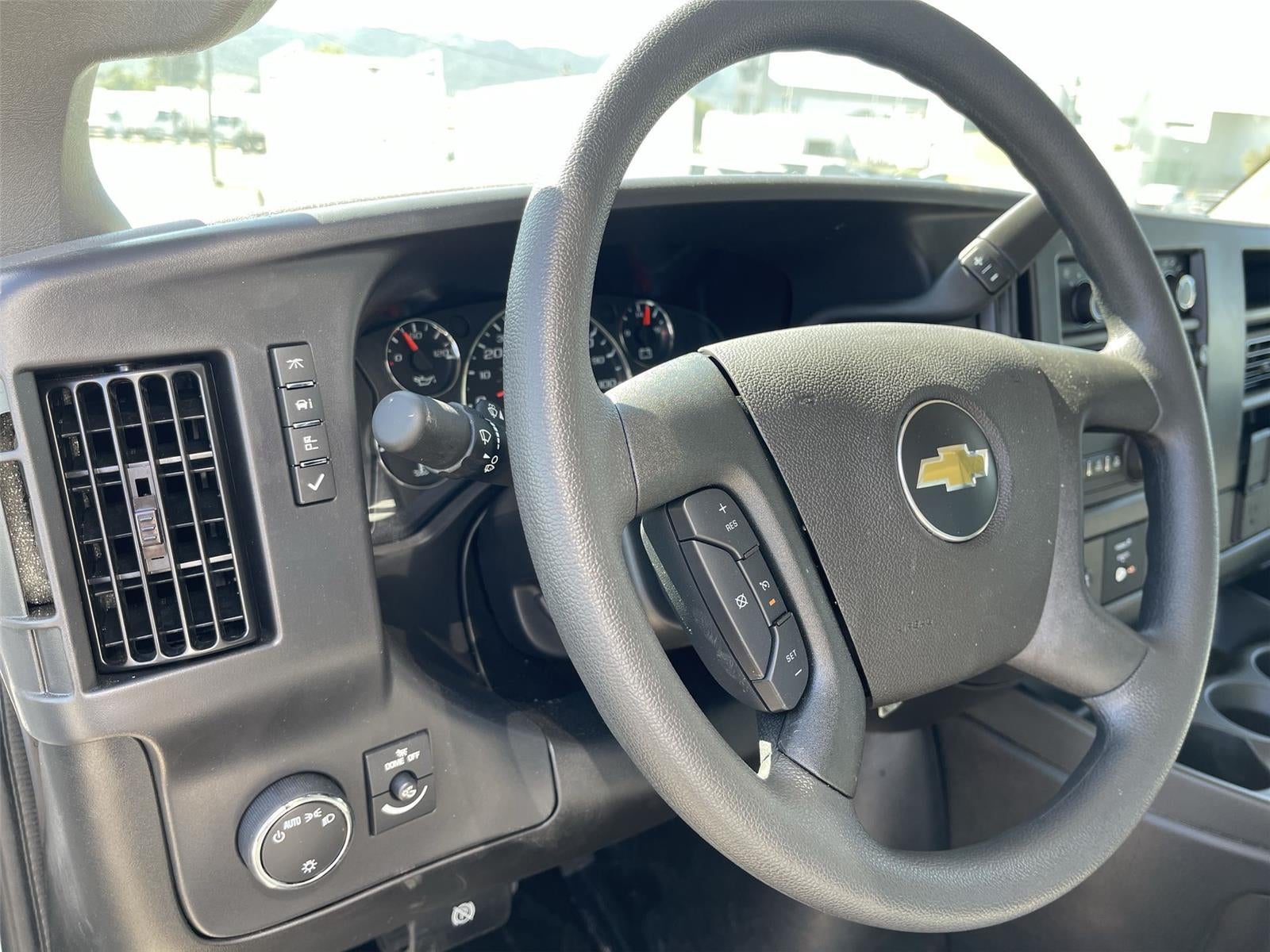 2026 Chevrolet Express Cutaway 3500 1WT