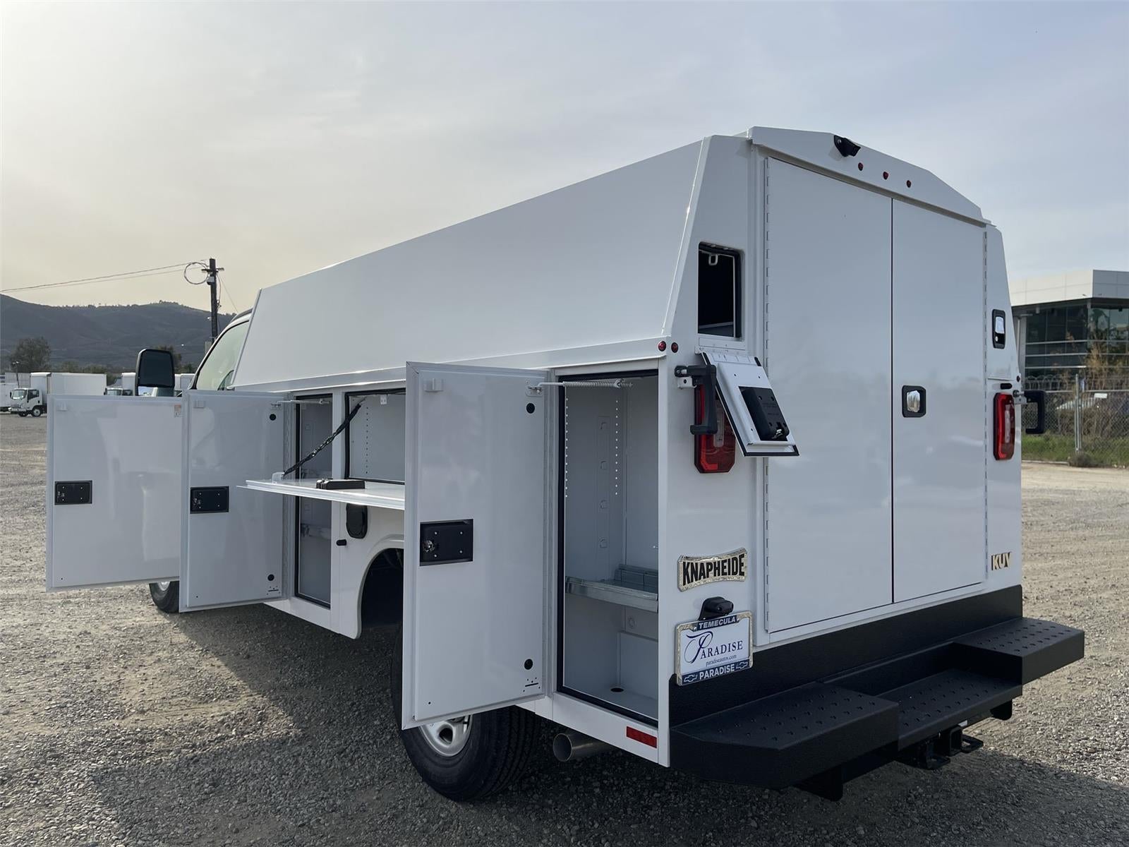 2026 Chevrolet Express Cutaway 3500 1WT