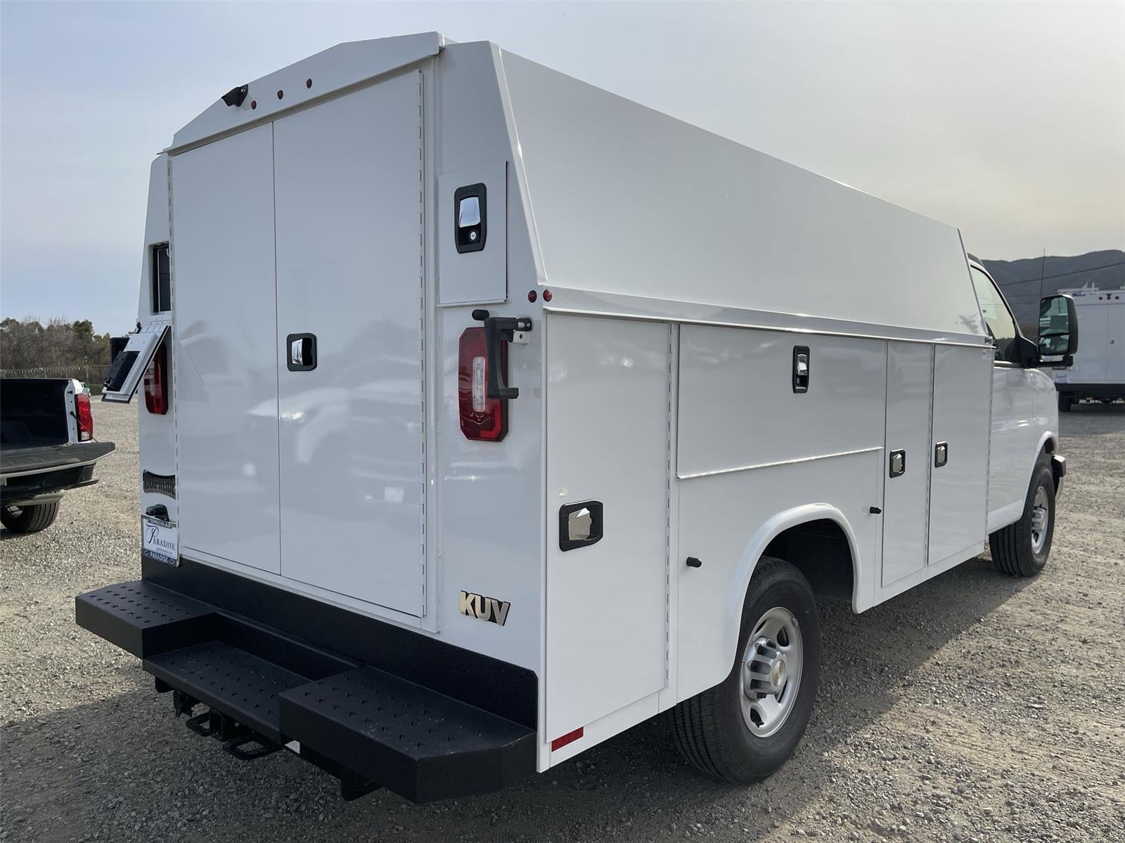 2026 Chevrolet Express Cutaway 3500 1WT