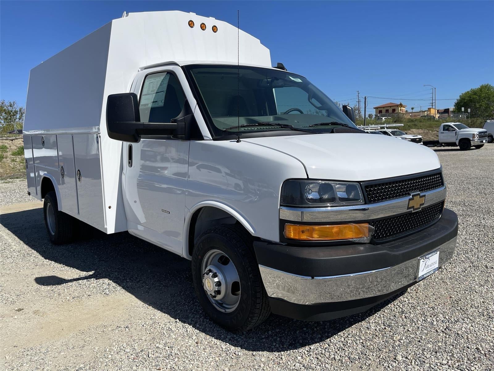 2026 Chevrolet Express Cutaway 3500 1WT