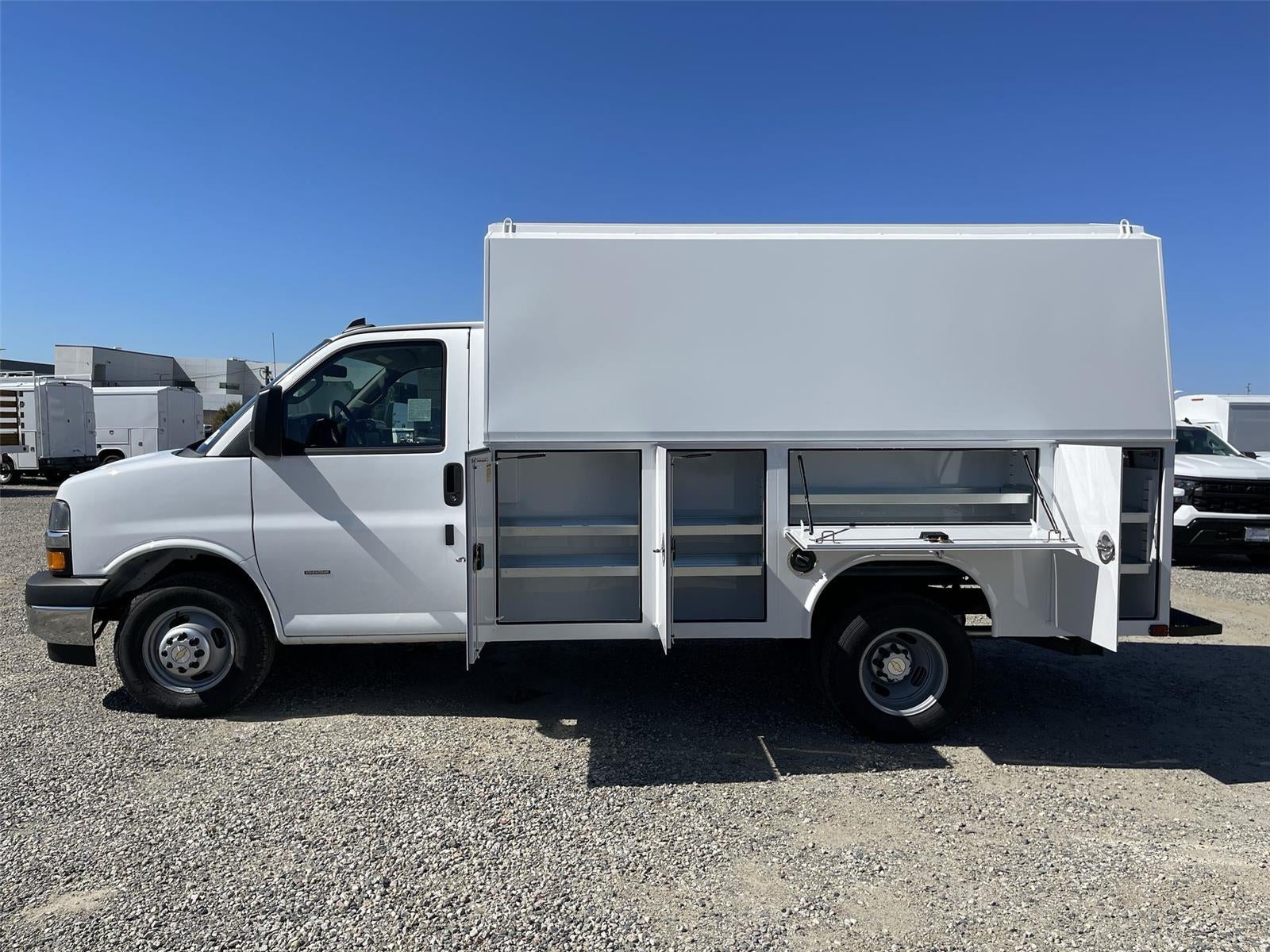 2026 Chevrolet Express Cutaway 3500 1WT