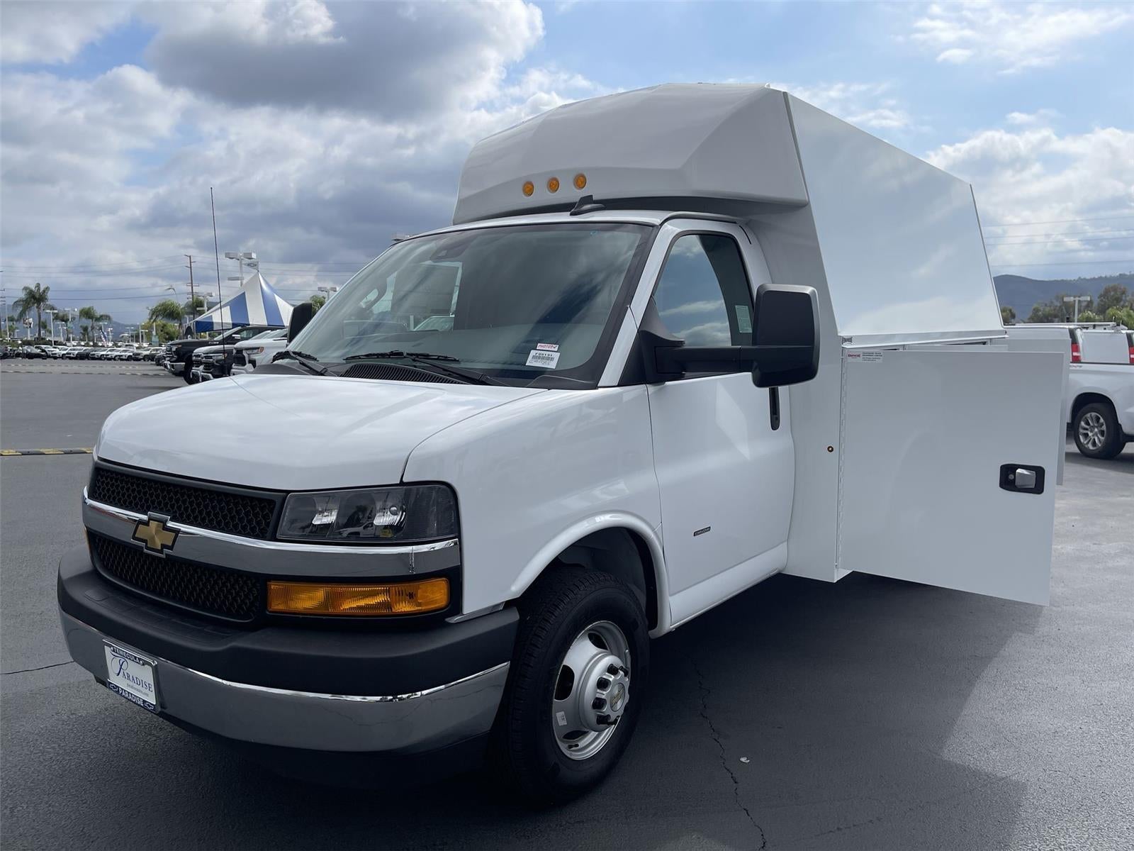 2025 Chevrolet Express Cutaway 3500 1WT