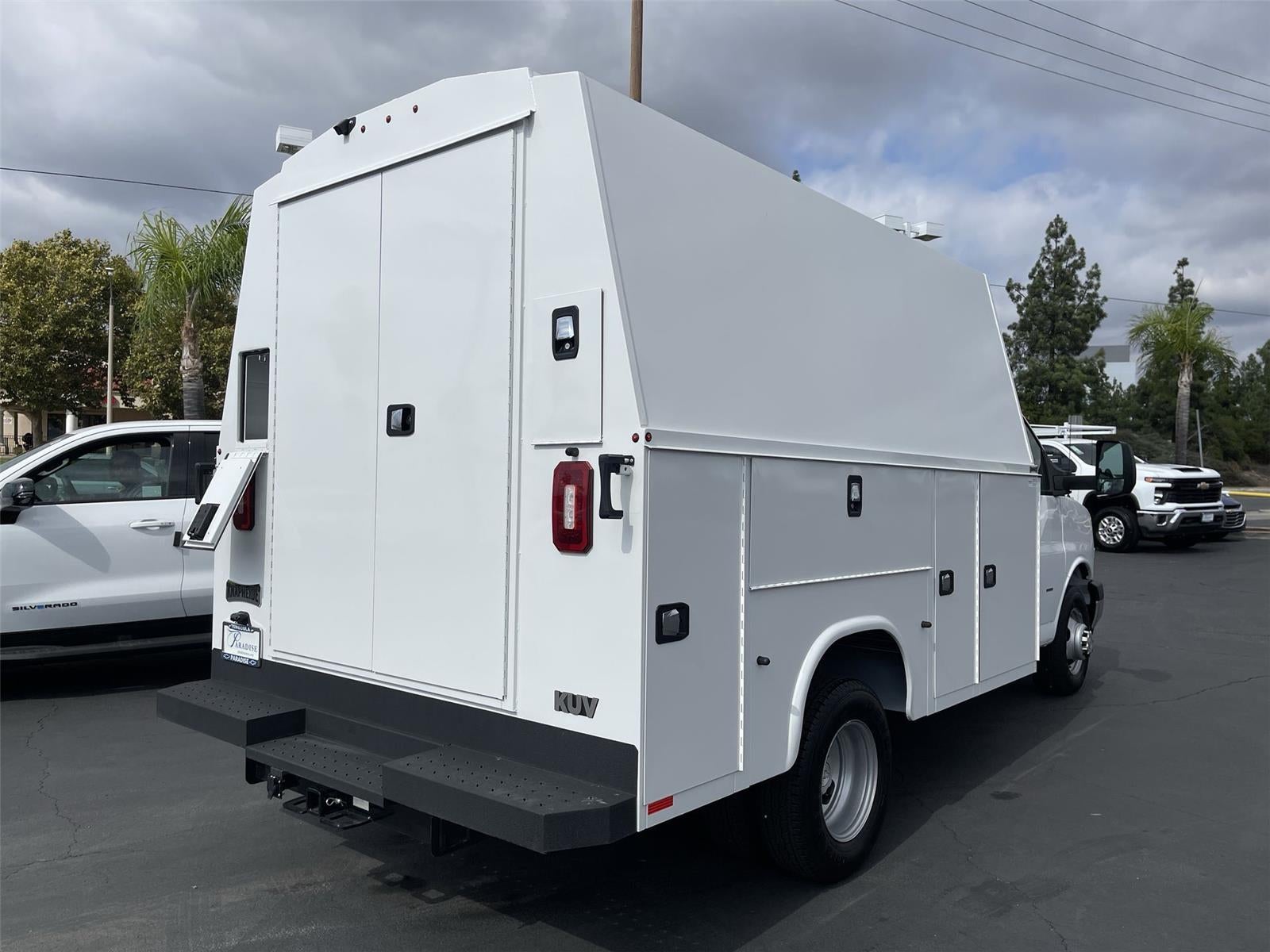 2025 Chevrolet Express Cutaway 3500 1WT