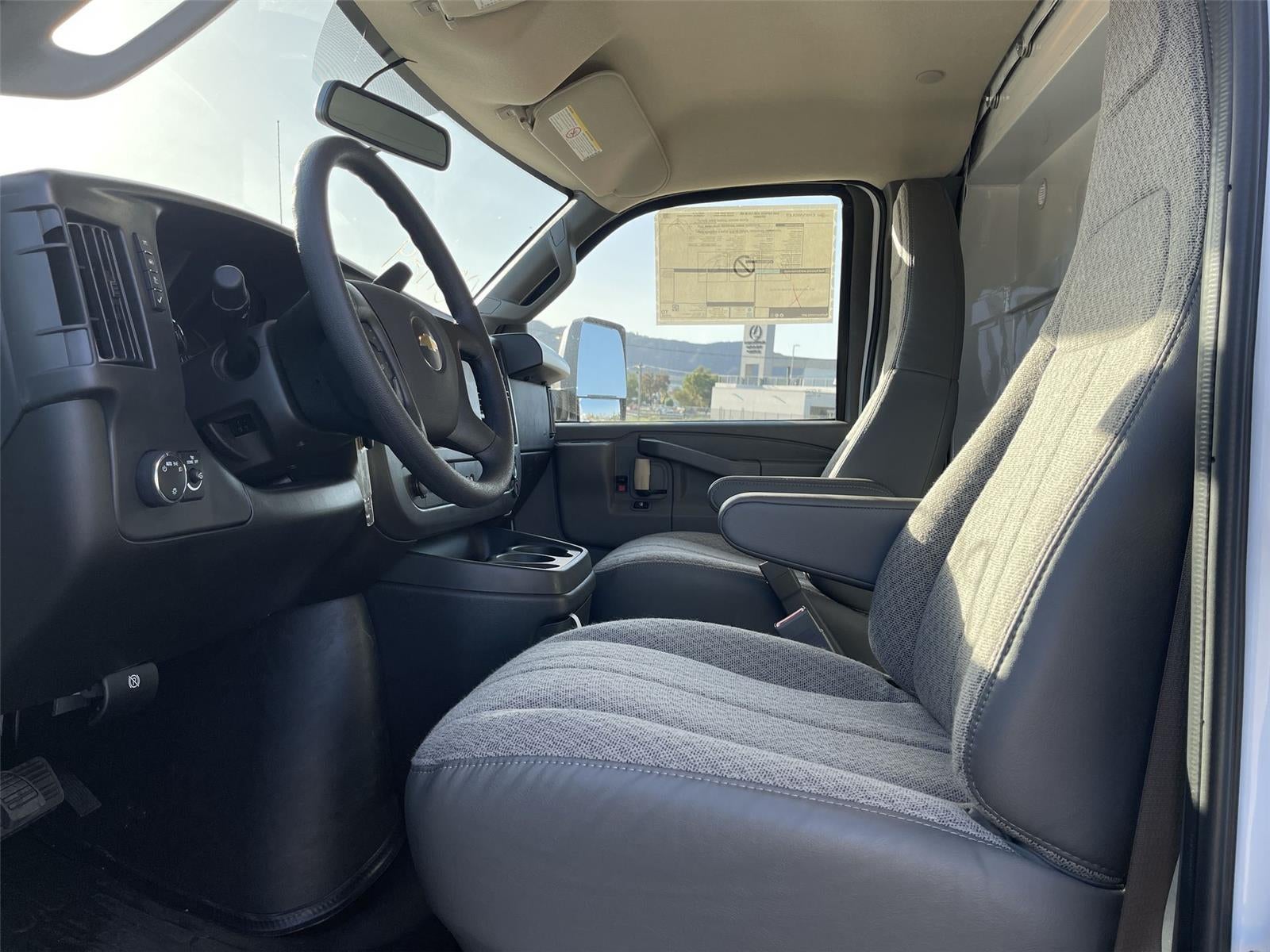 2026 Chevrolet Express Cutaway 3500 1WT
