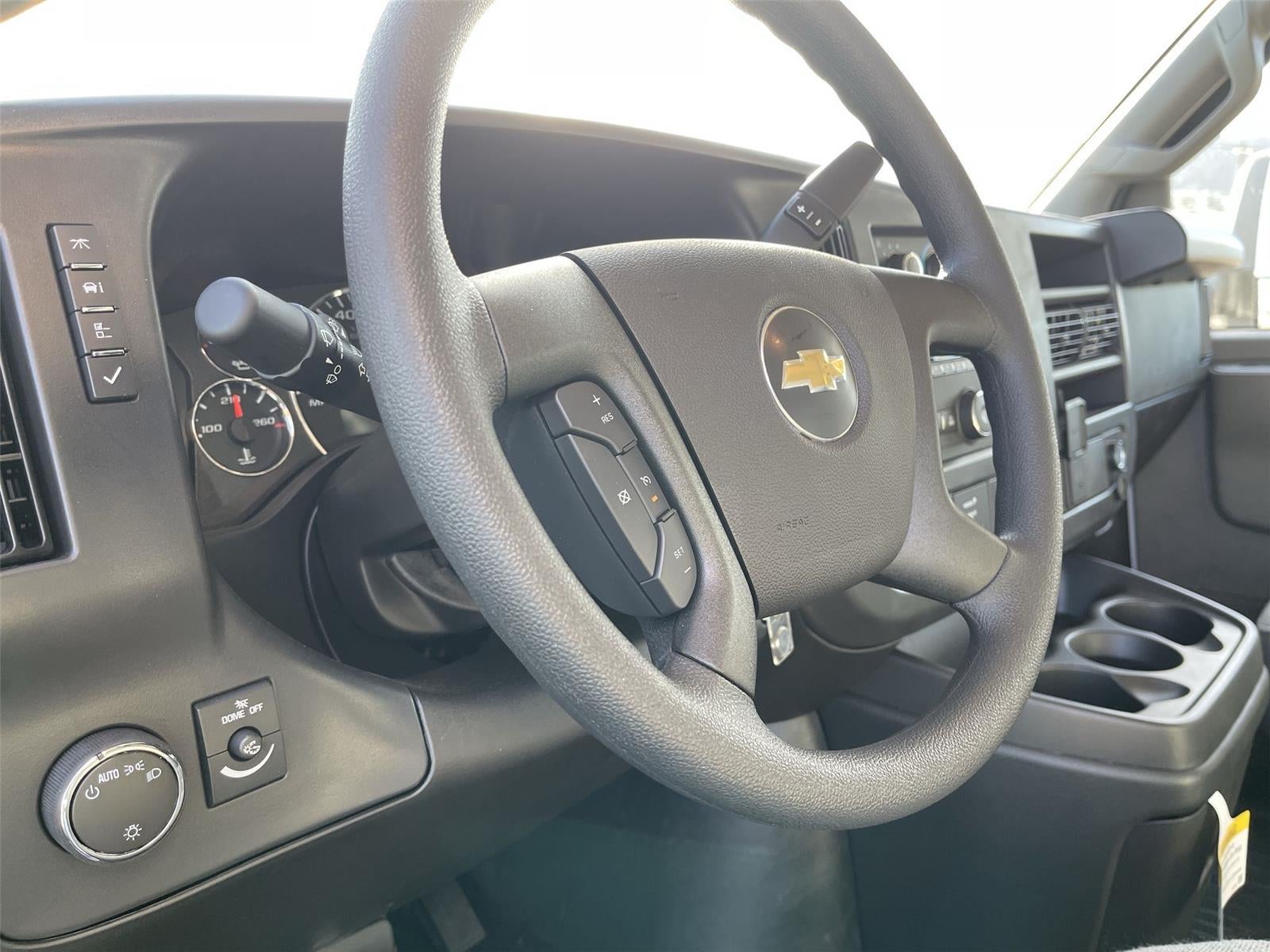2026 Chevrolet Express Cutaway 3500 1WT