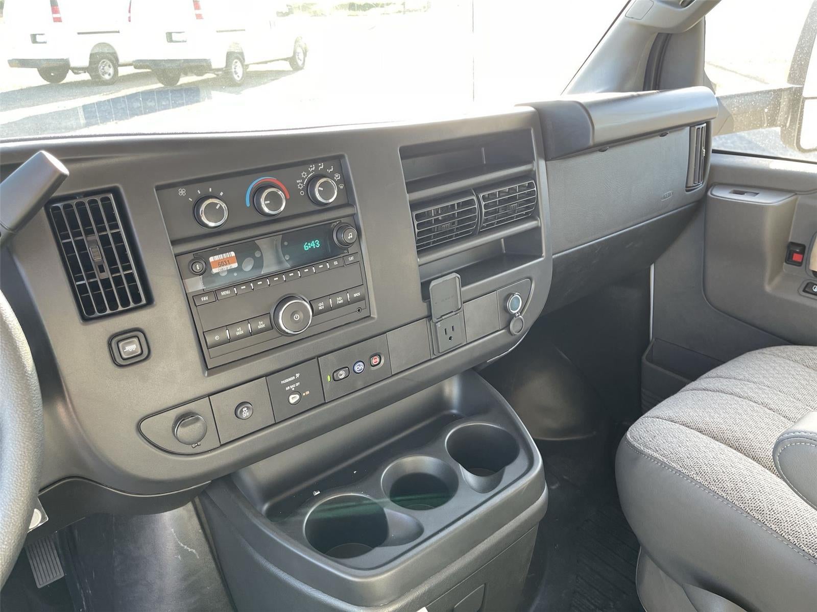 2026 Chevrolet Express Cutaway 3500 1WT
