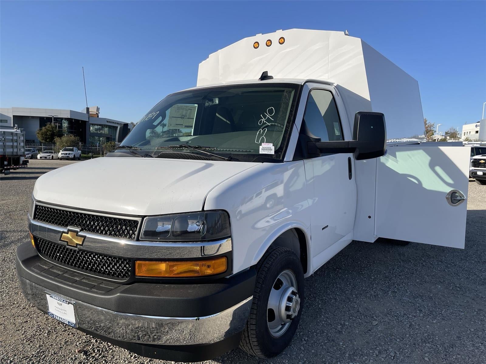 2026 Chevrolet Express Cutaway 3500 1WT
