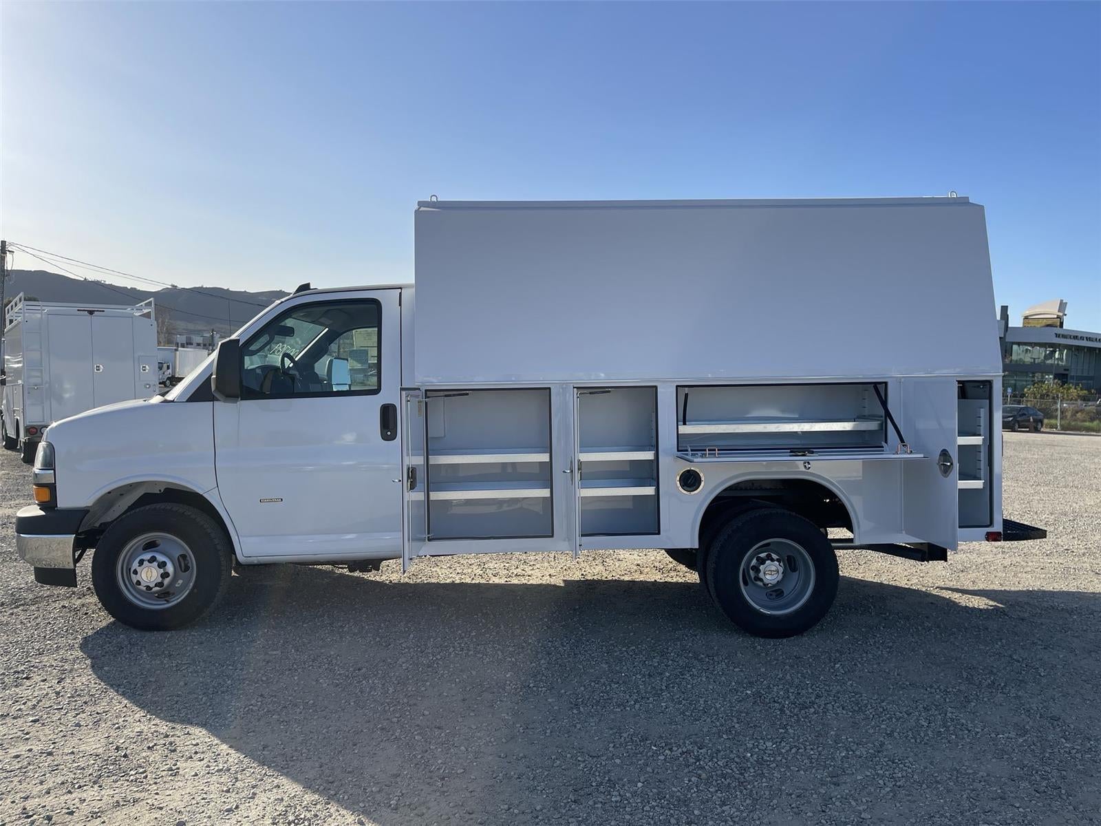 2026 Chevrolet Express Cutaway 3500 1WT