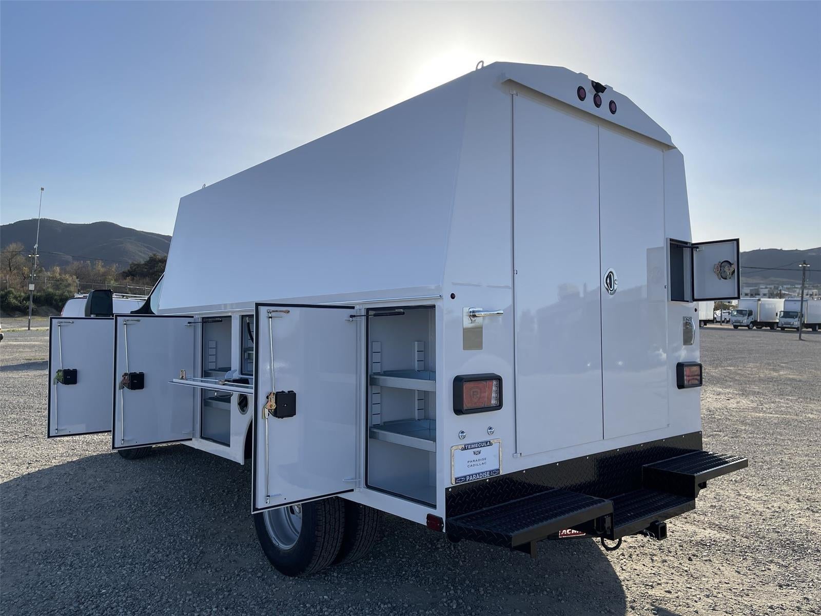 2026 Chevrolet Express Cutaway 3500 1WT