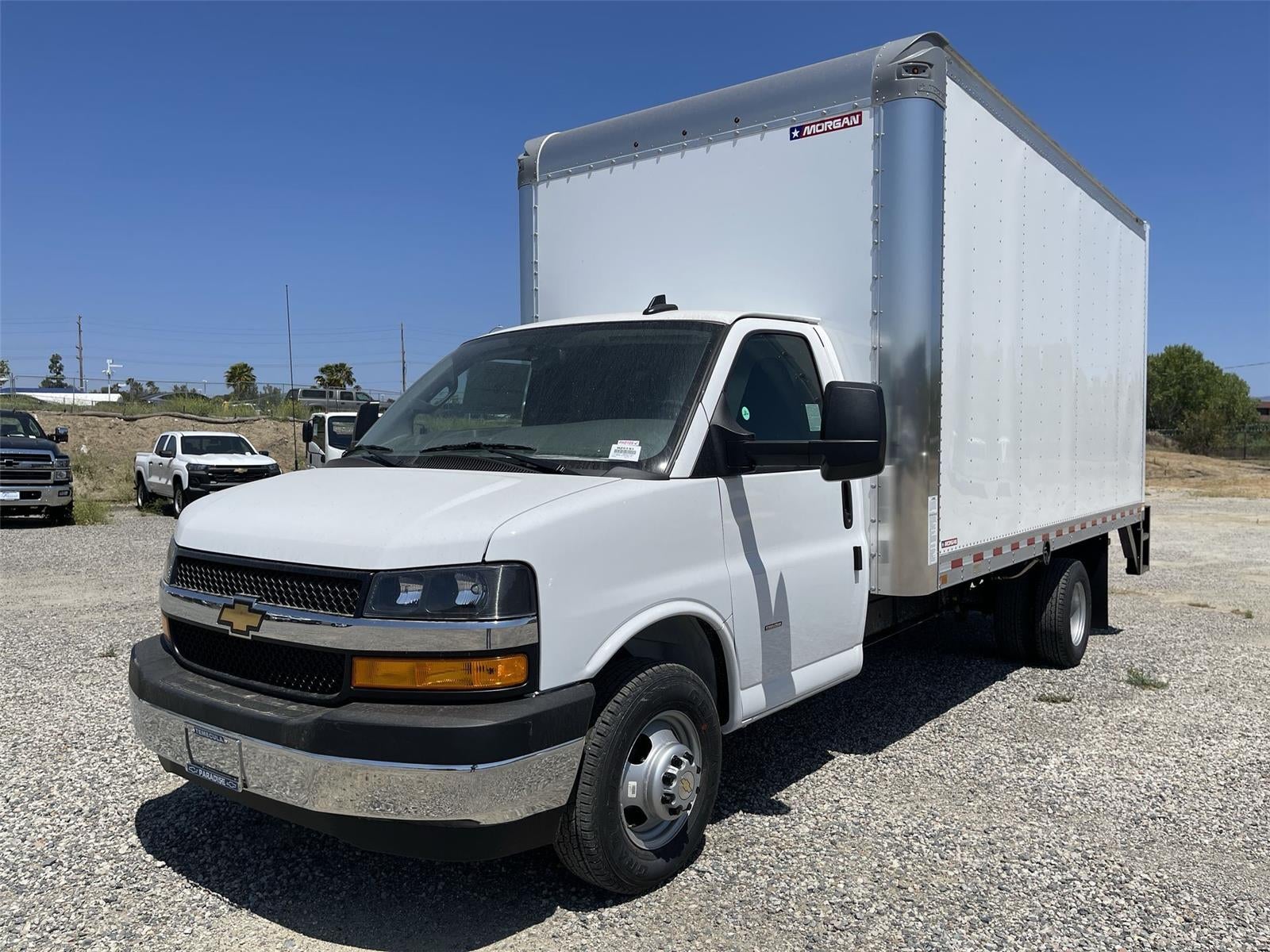 2025 Chevrolet Express Cutaway 3500 1WT