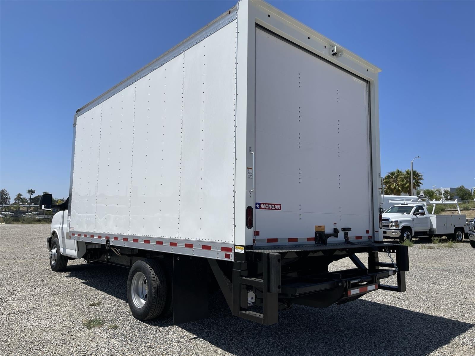 2025 Chevrolet Express Cutaway 3500 1WT