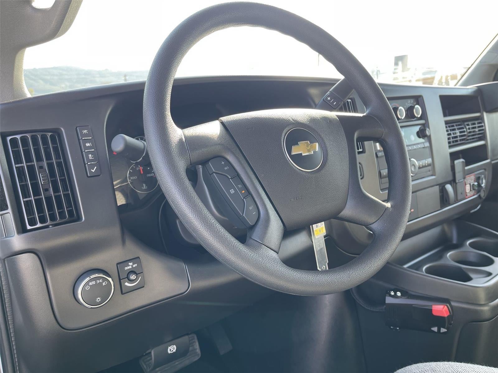 2026 Chevrolet Express Cutaway 4500 2WT