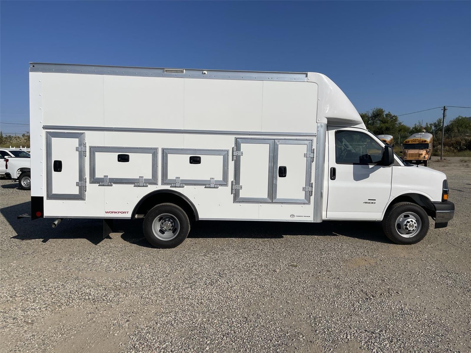 2026 Chevrolet Express Cutaway 4500 2WT