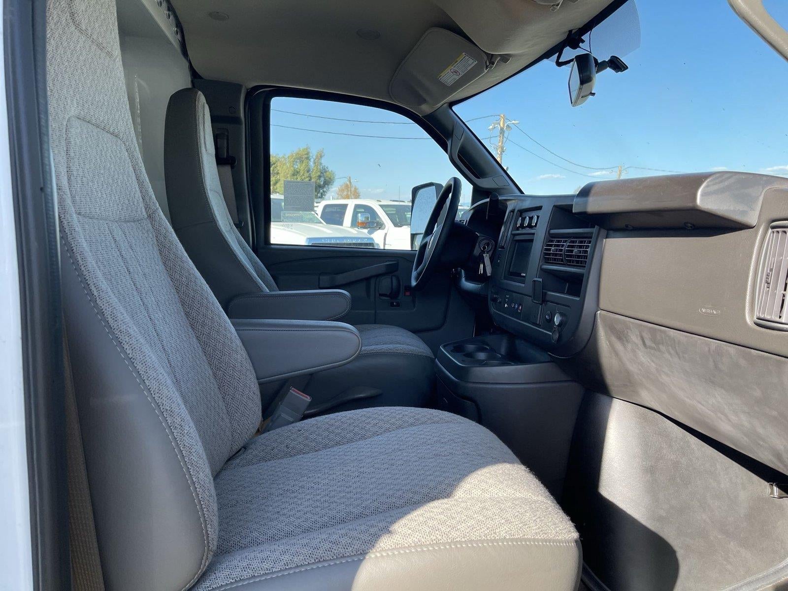 2024 Chevrolet Express Cutaway 4500 2WT