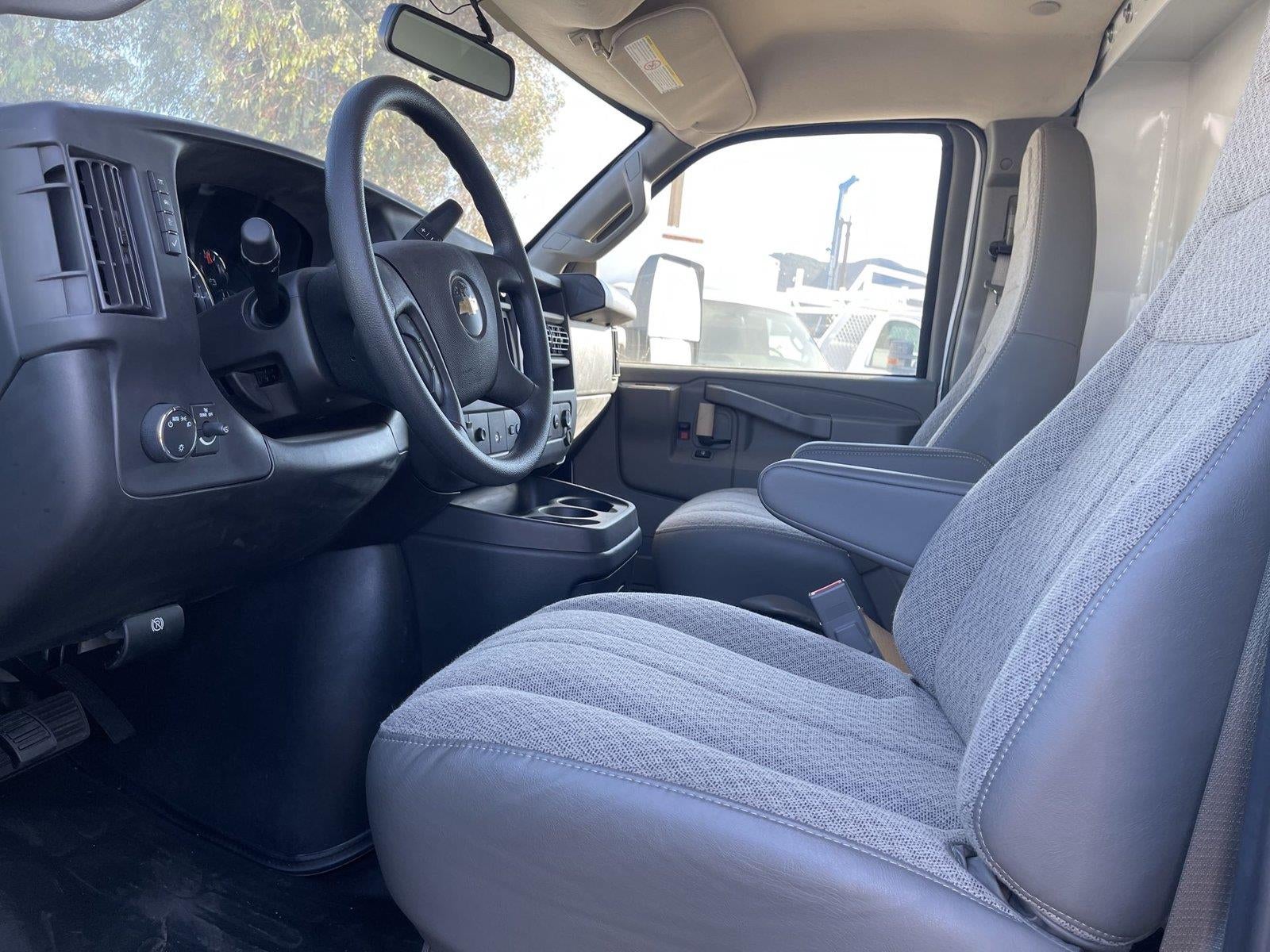 2024 Chevrolet Express Cutaway 4500 2WT